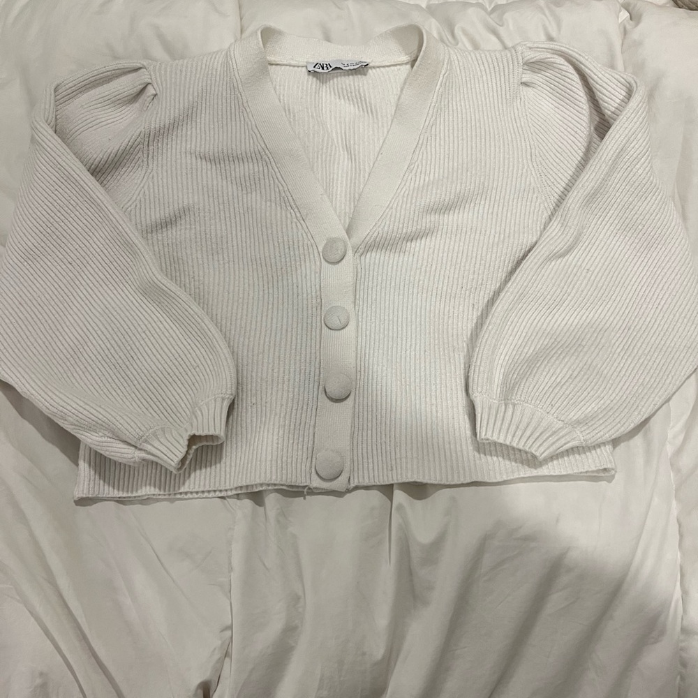 Cropped white Zara cardigan